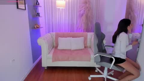 MELODYPVT IS OPEN online show from November 4, 2025, 12:48 pm