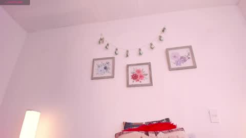 Snapshot of mely_rosee chatting on April 22, 2026, 12:28 pm online show from April 22, 2026, 12:28 pm