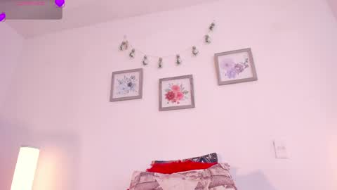 Snapshot of mely_rosee chatting on May 22, 2026, 12:22 pm online show from May 22, 2026, 12:22 pm