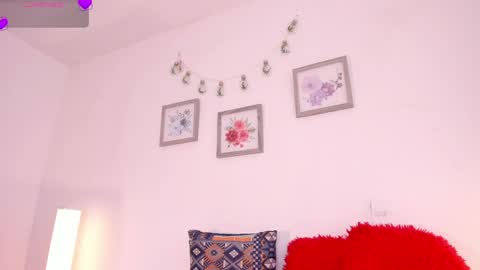 Snapshot of mely_rosee chatting on May 26, 2026, 12:23 pm online show from May 26, 2026, 12:23 pm