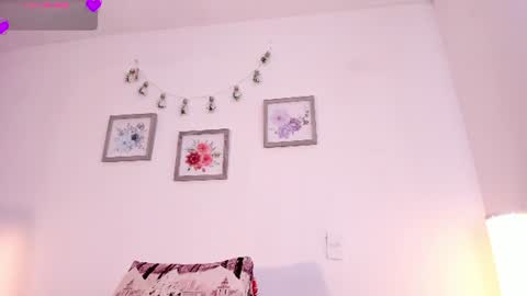 Snapshot of mely_rosee chatting on June 16, 2026, 12:30 pm online show from June 16, 2026, 12:30 pm