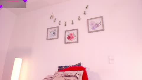 Snapshot of mely_rosee chatting on June 24, 2026, 12:37 pm online show from June 24, 2026, 12:37 pm