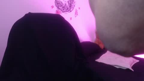 menfismuller online show from March 7, 2025, 5:28 pm