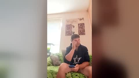 Snapshot of menlav72 chatting on July 6, 2026, 10:56 am menlav72 online show from July 6, 2026, 10:56 am