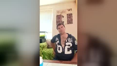 Snapshot of menlav72 chatting on July 8, 2026, 4:11 pm menlav72 online show from July 8, 2026, 4:11 pm