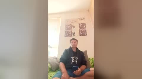 Snapshot of menlav72 chatting on July 11, 2026, 4:43 pm menlav72 online show from July 11, 2026, 4:43 pm