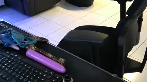 mentosgum online show from February 23, 2026, 6:49 pm