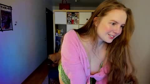 Snapshot of meow_k1tty chatting on April 23, 2026, 2:57 am Flora Next stream November 17th at 6 GMT online show from April 23, 2026, 2:57 am