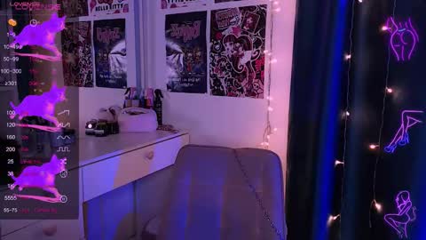 Snapshot of meow_marie chatting on November 3, 2025, 11:15 pm meow marie online show from November 3, 2025, 11:15 pm