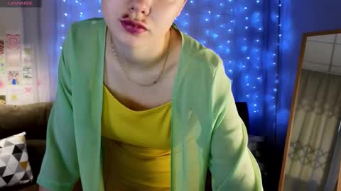 meow_mellie online show from September 15, 2025, 2:33 am