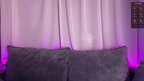 meow_mellie online show from September 19, 2025, 1:51 am