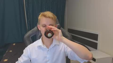 Mickey online show from November 15, 2025, 2:57 pm