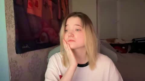 Snapshot of meowki4 chatting on December 31, 2024, 6:13 pm meowme online show from December 31, 2024, 6:13 pm