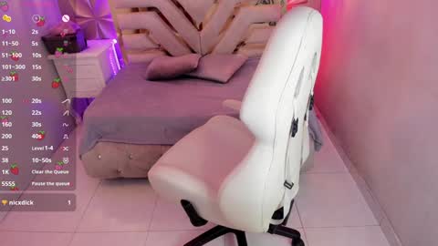 Snapshot of meraki_fraise chatting on January 26, 2025, 12:05 am online show from January 26, 2025, 12:05 am