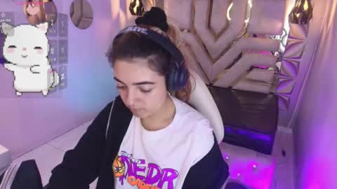 Snapshot of meraki_fraise chatting on September 12, 2025, 7:47 pm online show from September 12, 2025, 7:47 pm