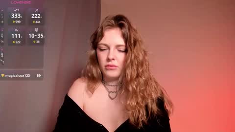 mercedescutee online show from March 6, 2025, 6:37 pm