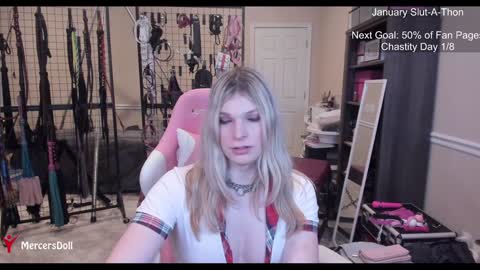 Snapshot of mercersdoll chatting on January 5, 2025, 5:41 am Dolly Mercers Doll online show from January 5, 2025, 5:41 am