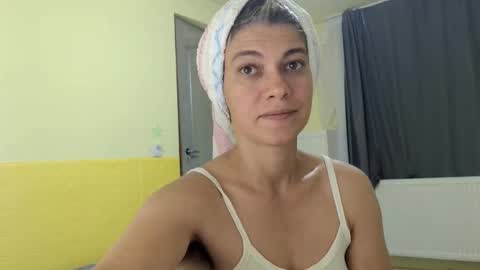 Miss Helena online show from September 24, 2025, 2:20 pm