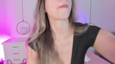   online show from October 28, 2025, 7:16 pm