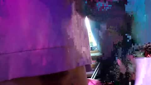 gurlnips online show from January 10, 2025, 12:06 am