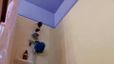 gurlnips online show from January 20, 2025, 5:59 pm