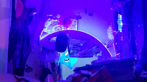 gurlnips online show from March 12, 2025, 2:45 pm