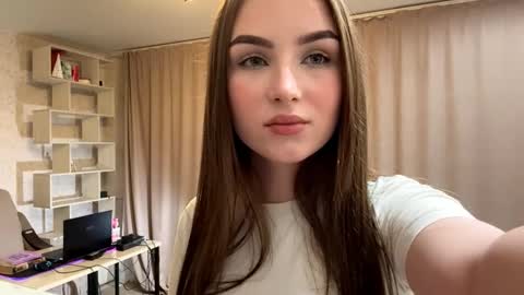 Rina online show from October 6, 2025, 6:05 pm