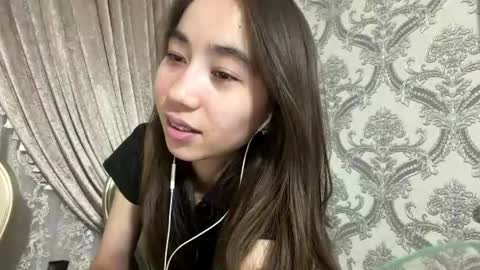 merlenebixel online show from July 28, 2026, 6:20 pm