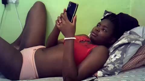 merlin_queen online show from February 12, 2025, 7:44 am