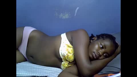 merlin_queen online show from December 15, 2025, 6:23 pm