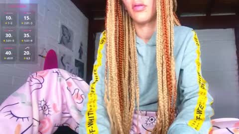 AURORA online show from December 17, 2024, 8:32 pm