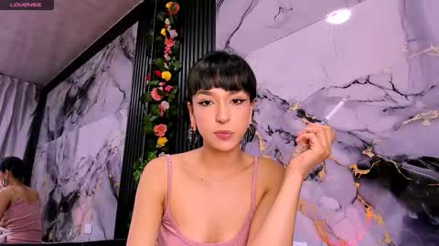 Snapshot of merlynn_ chatting on September 9, 2025, 12:43 am Diane 3 online show from September 9, 2025, 12:43 am