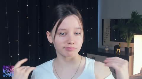 Lollita online show from March 3, 2025, 2:04 pm