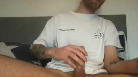 messageme11 online show from April 6, 2026, 6:42 pm