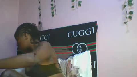 Snapshot of messyluna chatting on June 14, 2026, 3:47 pm meggy and bree online show from June 14, 2026, 3:47 pm