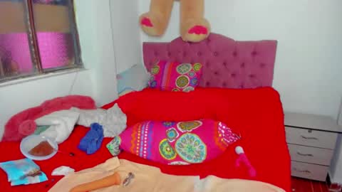 metisha_suhi online show from January 15, 2025, 6:19 pm