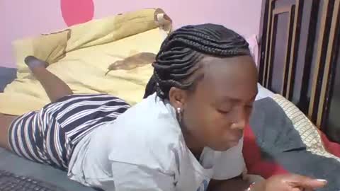 Meybel online show from November 10, 2025, 7:02 pm