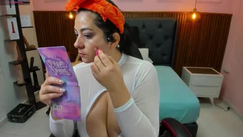 meylagia online show from November 24, 2025, 3:06 am