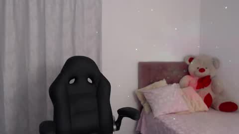 Snapshot of mia_199912 chatting on February 21, 2025, 5:02 am miaa online show from February 21, 2025, 5:02 am