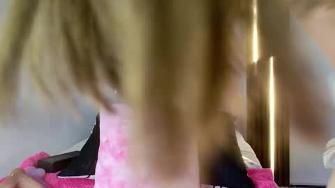 Mia Blonde online show from November 23, 2025, 7:57 pm