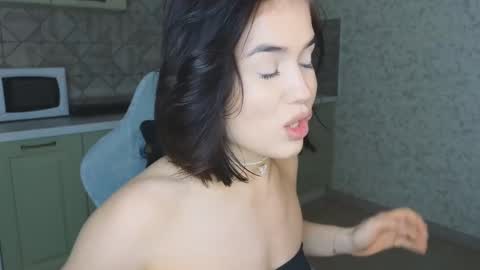 Mia online show from February 18, 2025, 1:10 am