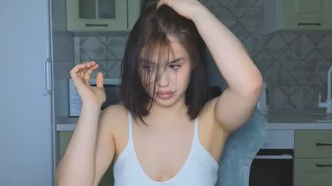 Mia online show from March 7, 2025, 2:57 am