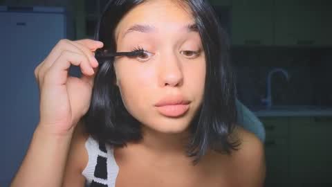 Mia online show from September 21, 2025, 8:10 pm