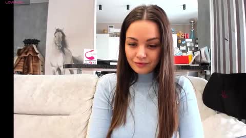 Mia online show from March 3, 2025, 4:58 am