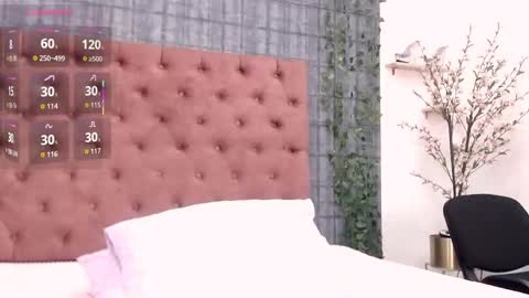 Mia online show from September 29, 2025, 3:22 am