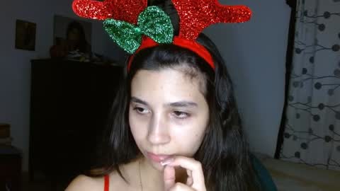 Mia online show from December 31, 2024, 11:06 pm