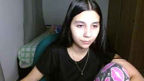 Mia online show from September 17, 2025, 2:02 am