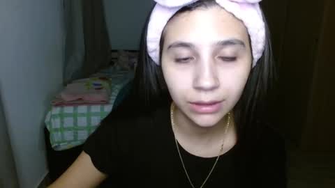 Mia online show from September 23, 2025, 5:32 am