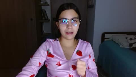 Mia online show from February 7, 2026, 3:54 am