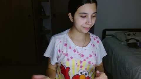 Mia online show from March 19, 2026, 3:43 am